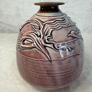 Japanese-influenced Mizoro-Tami Sgraffito Tenmoku Studio Pottery Vase Artist